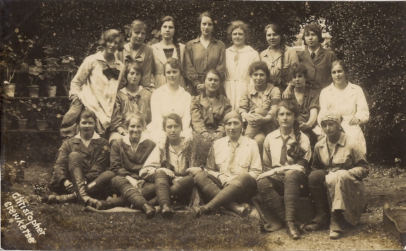 Flax pullers, Crewkerne, Somerset, 1918.