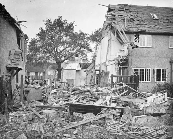 210 Well Hall Road Bomb Damage (C) IWM (HO 92)